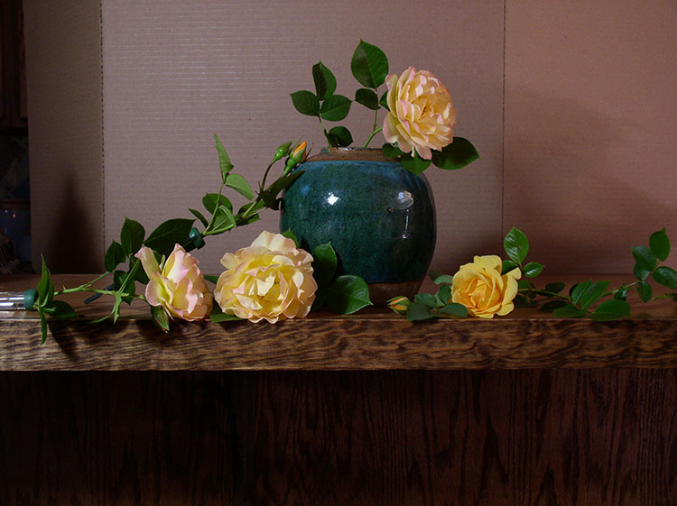超写实静物油画素材: 陶罐和玫瑰花