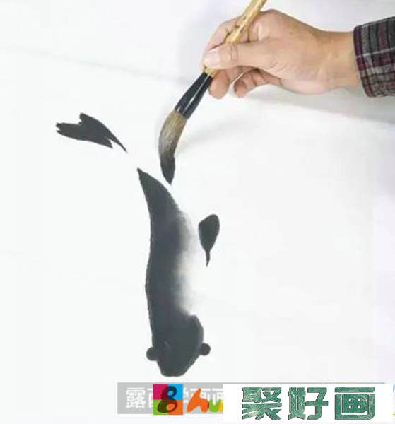 国画教程：怎么绘制写意鲤鱼