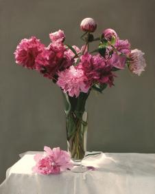 超写实静物画: 玻璃瓶里的玫瑰花