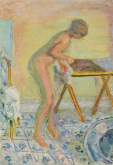 博纳尔油画: 站在折叠桌上的裸体女人 FEMME NUE DEBOUT, À LA TABLE PLIANTE
