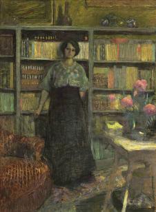 维亚尔作品：背靠在书架上的女人